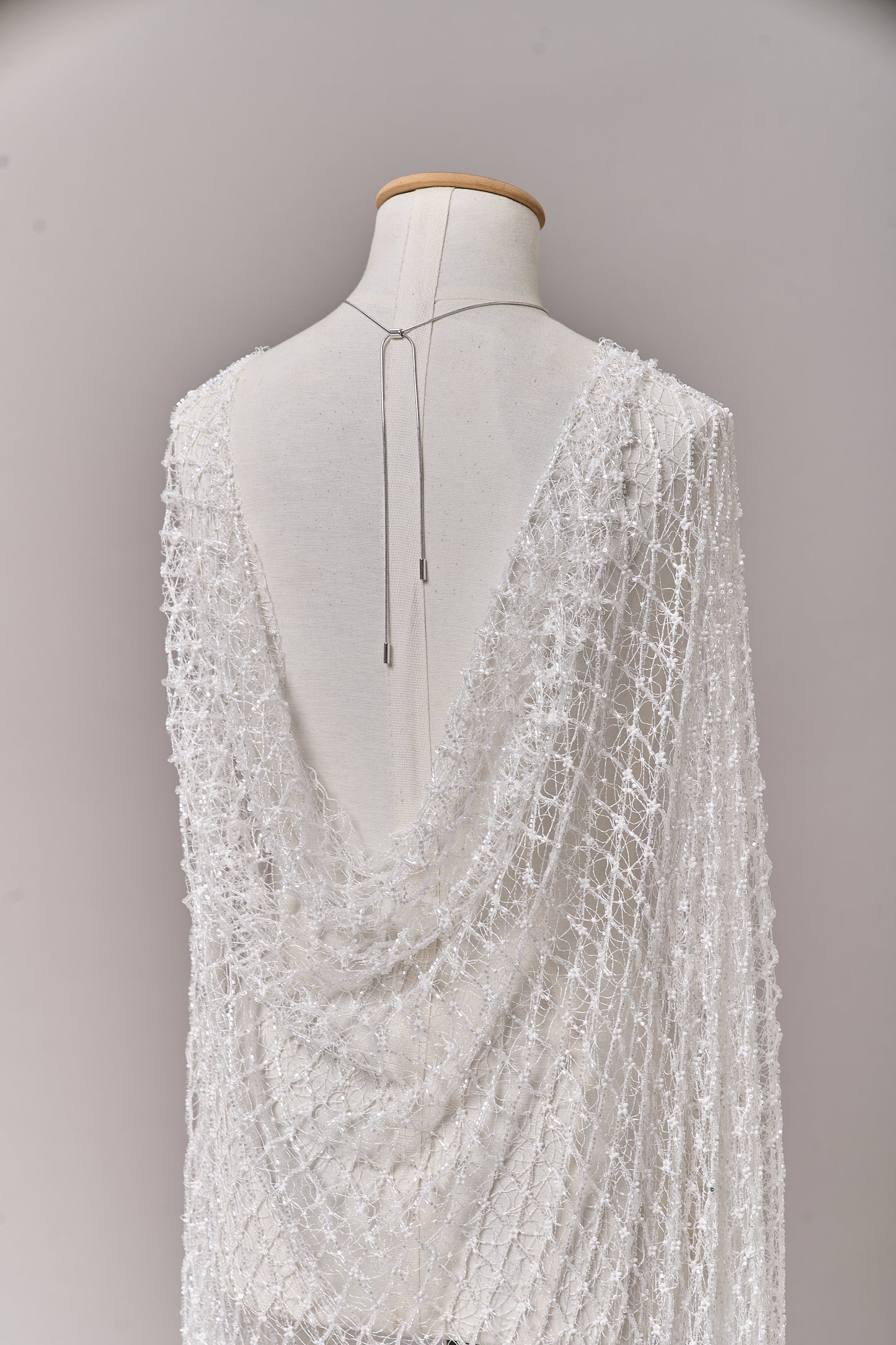 S0682 - Netting with off-white beads and transparent bugle beads