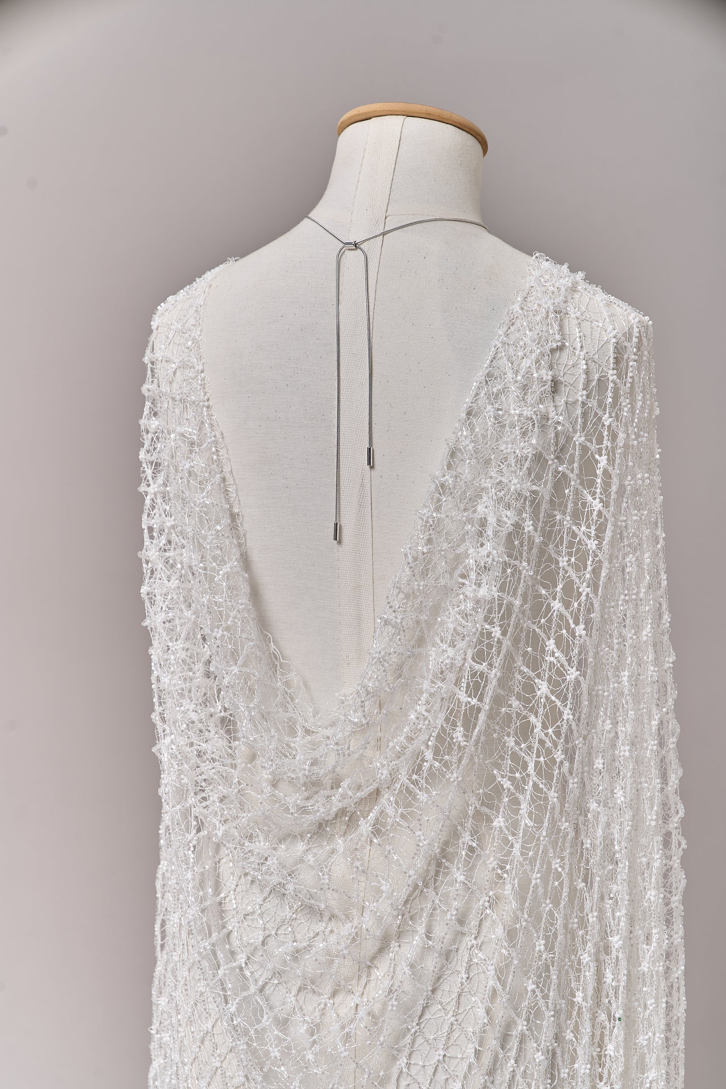 S0682 - Netting with off-white beads and transparent bugle beads