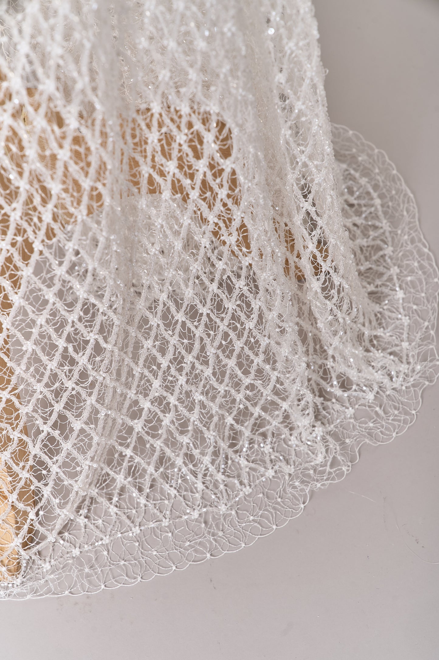 S0682 - Netting with off-white beads and transparent bugle beads