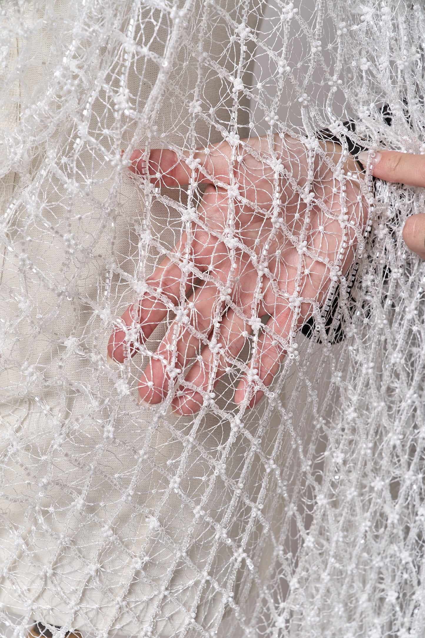 S0682 - Netting with off-white beads and transparent bugle beads