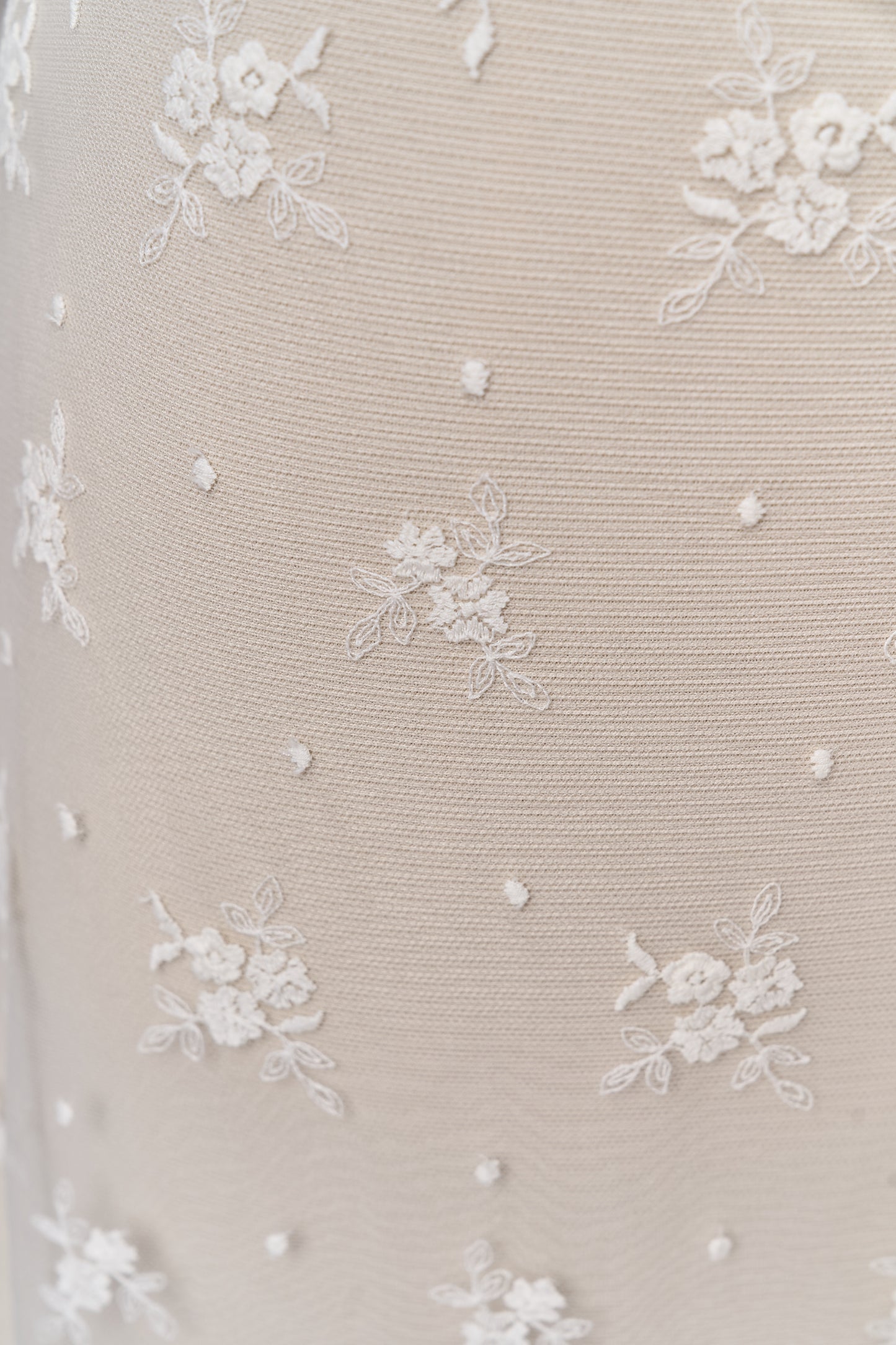 S0686 - Embroidered tulle