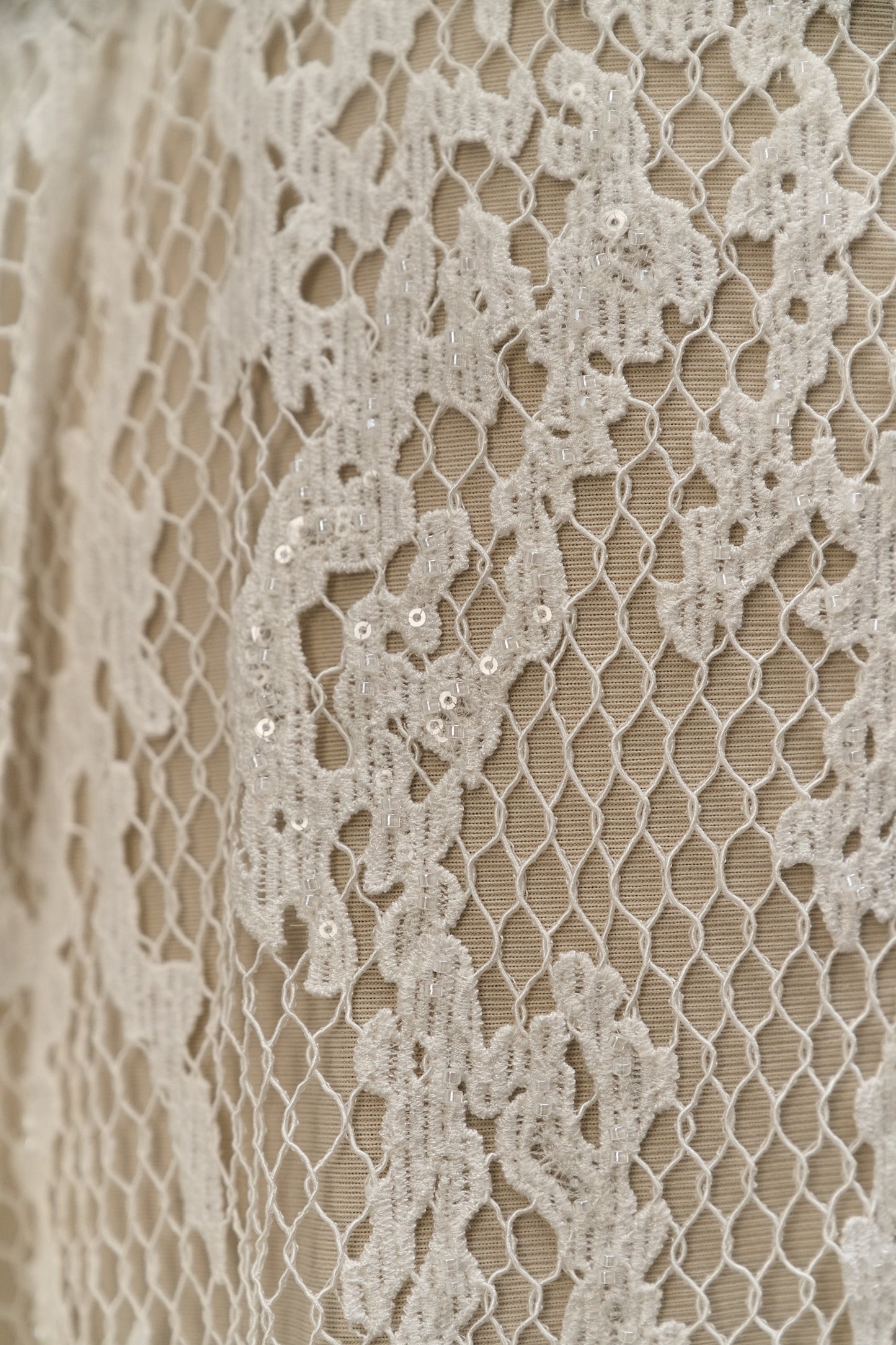 S0681 - Guipure embroidered with transparent sequins and off-white beads