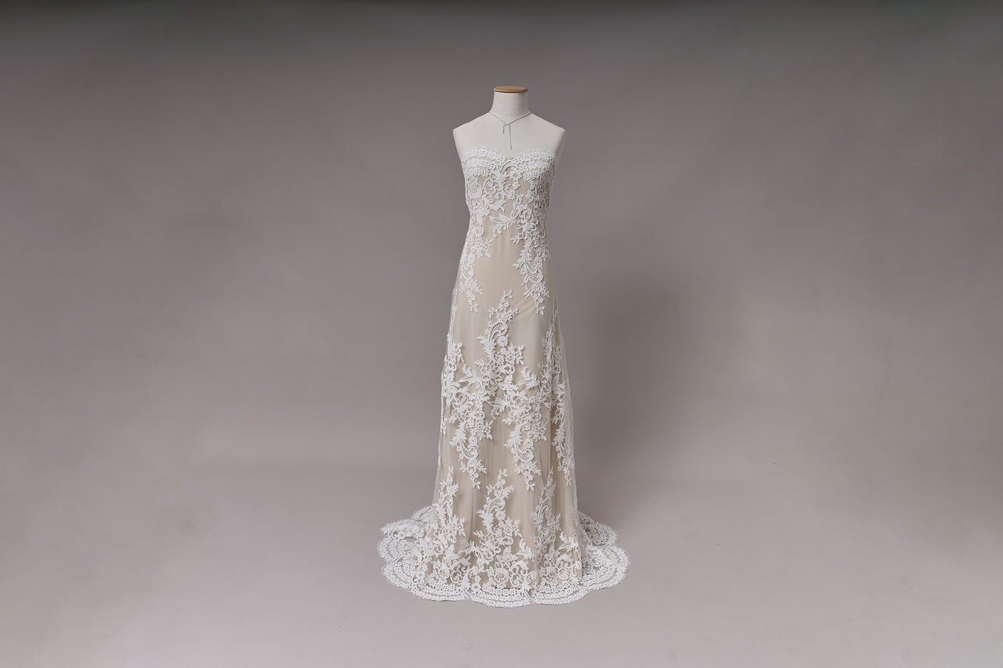 S0688 - Corded lace (rebrodé lace)