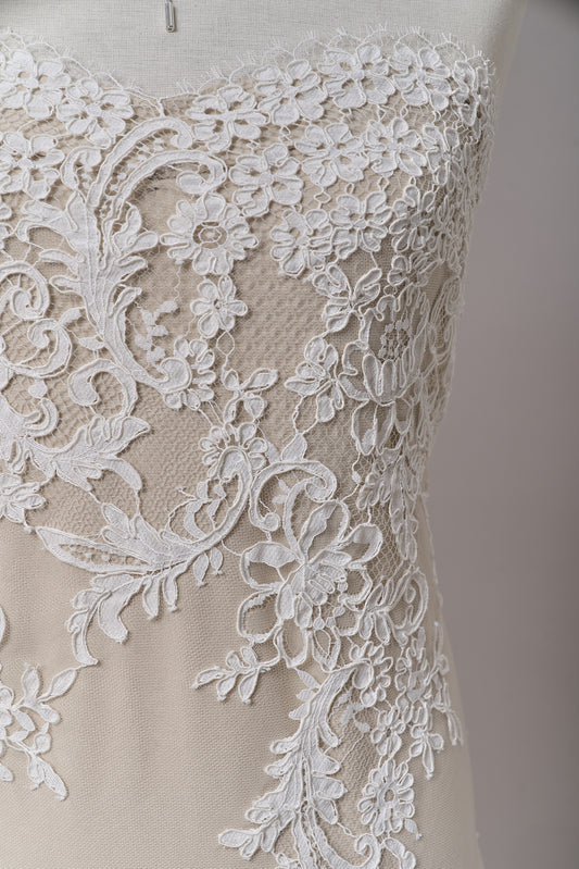 S0688 - Corded lace (rebrodé lace)