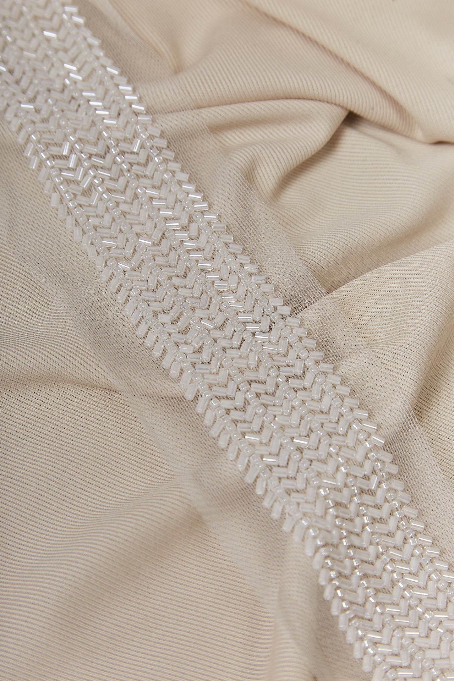 S0652 OFF WHITE BEADED GALLOON