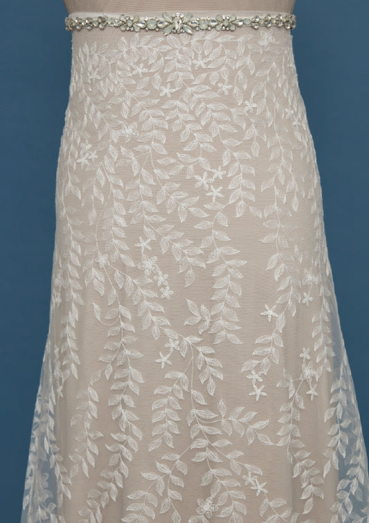 S0471 EMBROIDERED TULLE WITH LEAVES