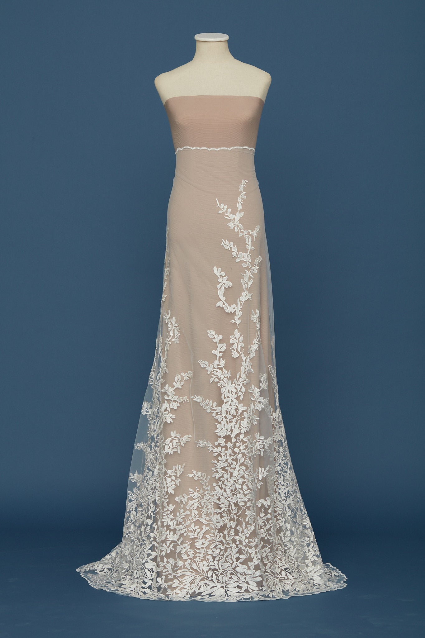 S0352 - EMBROIDERY TULLE WITH LEAVES